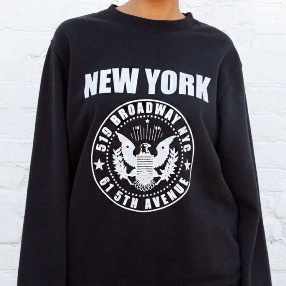 NWOT BRANDY MELVILLE CREWNECK